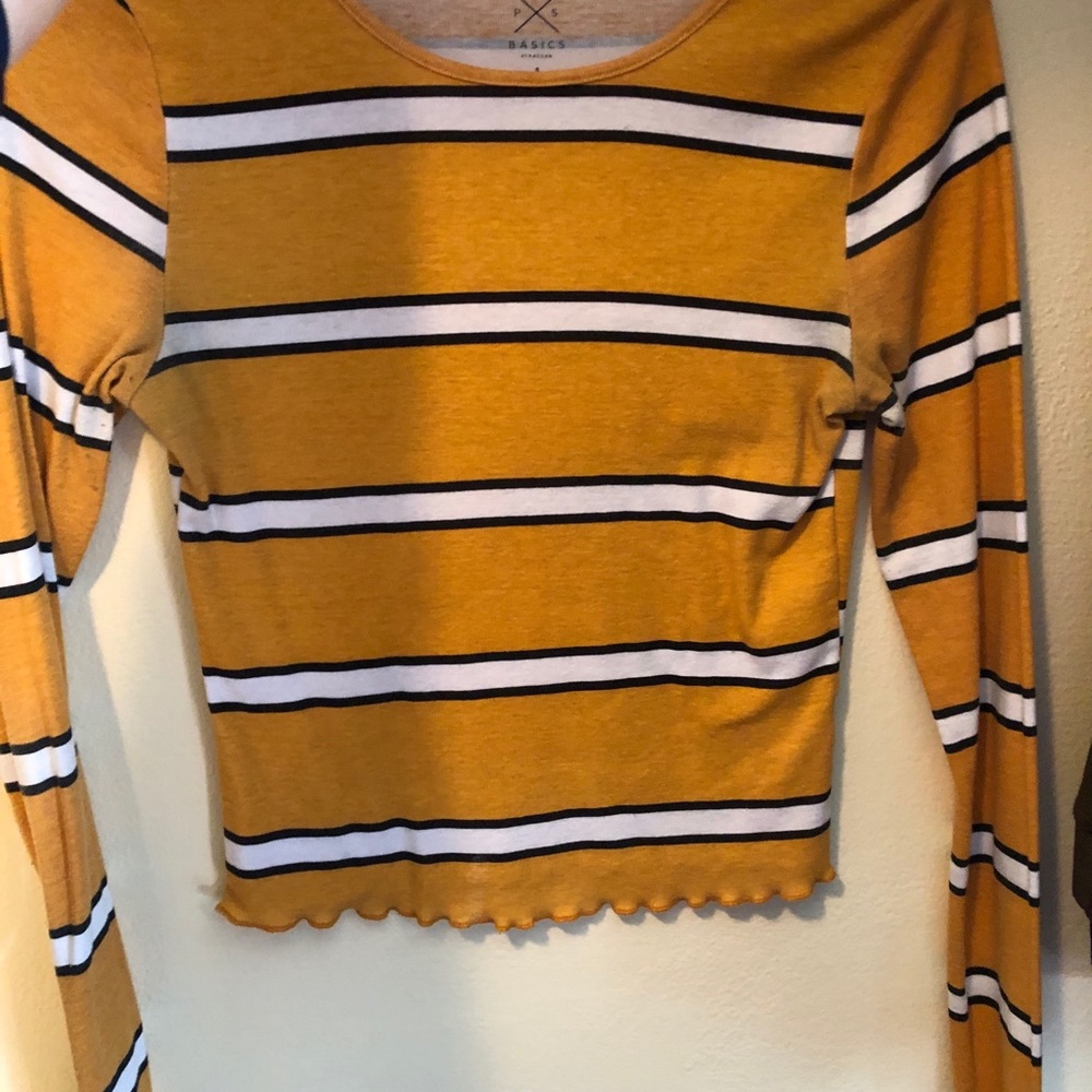 Pacsun white and yellow long sleeves crop top